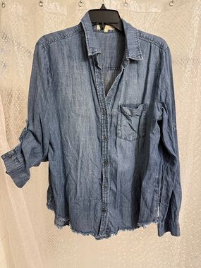 Side Stitch Denim Shirt in Light Blue